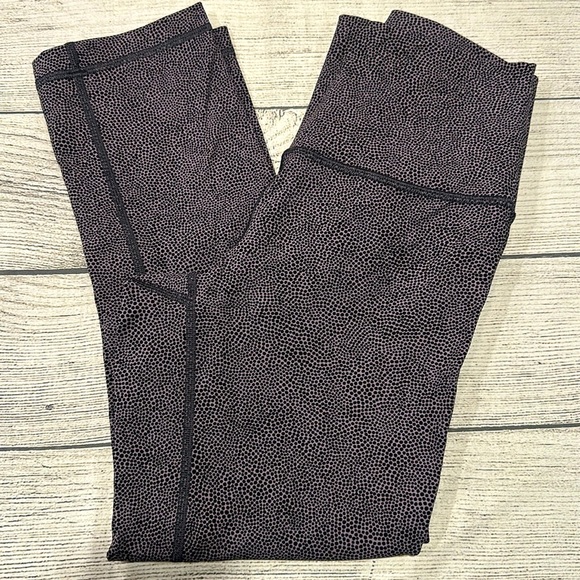 🍋Women’s Lululemon Wunder Under Crop Hi-Rise Full On Luxtreme 21” size 6🍋 - Picture 2 of 16